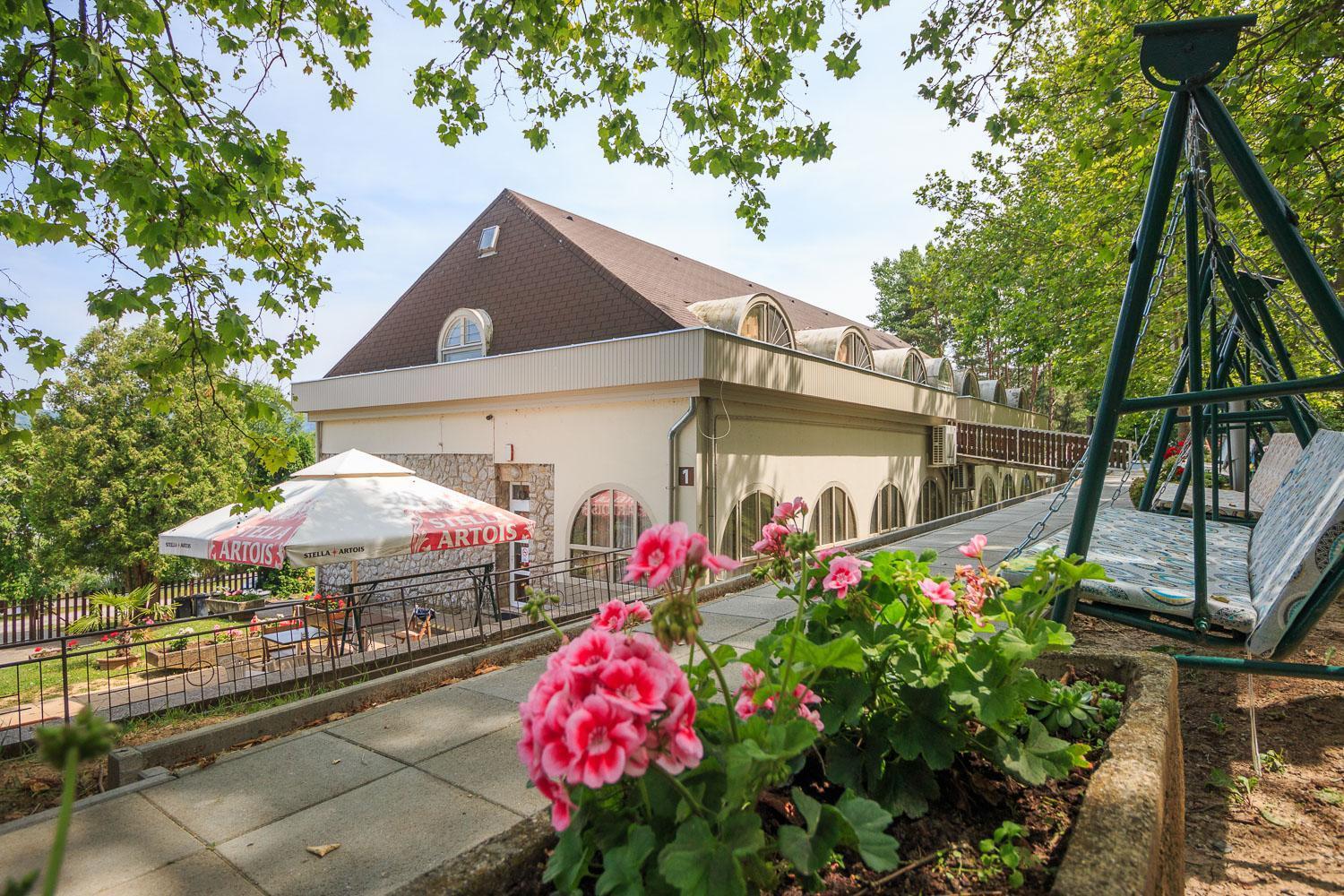 Laterum Motel Orfu Exterior photo