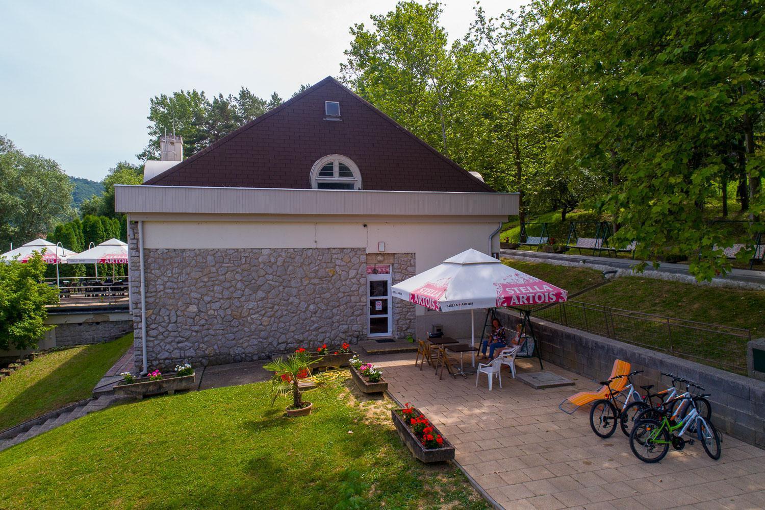 Laterum Motel Orfu Exterior photo