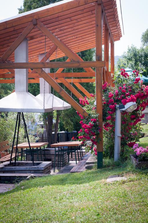 Laterum Motel Orfu Exterior photo
